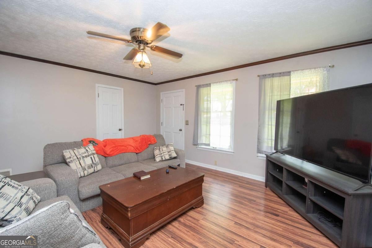 128 Robinhood DR
