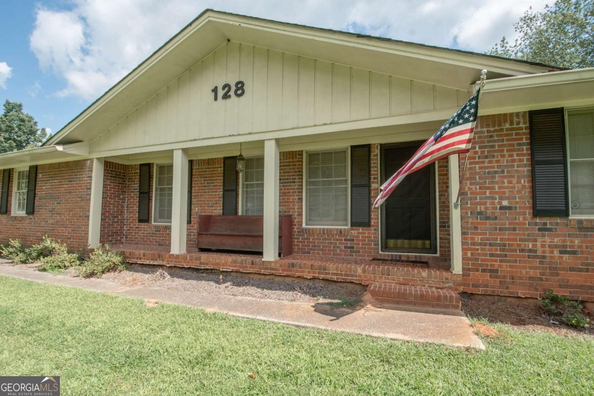 128 Robinhood DR
