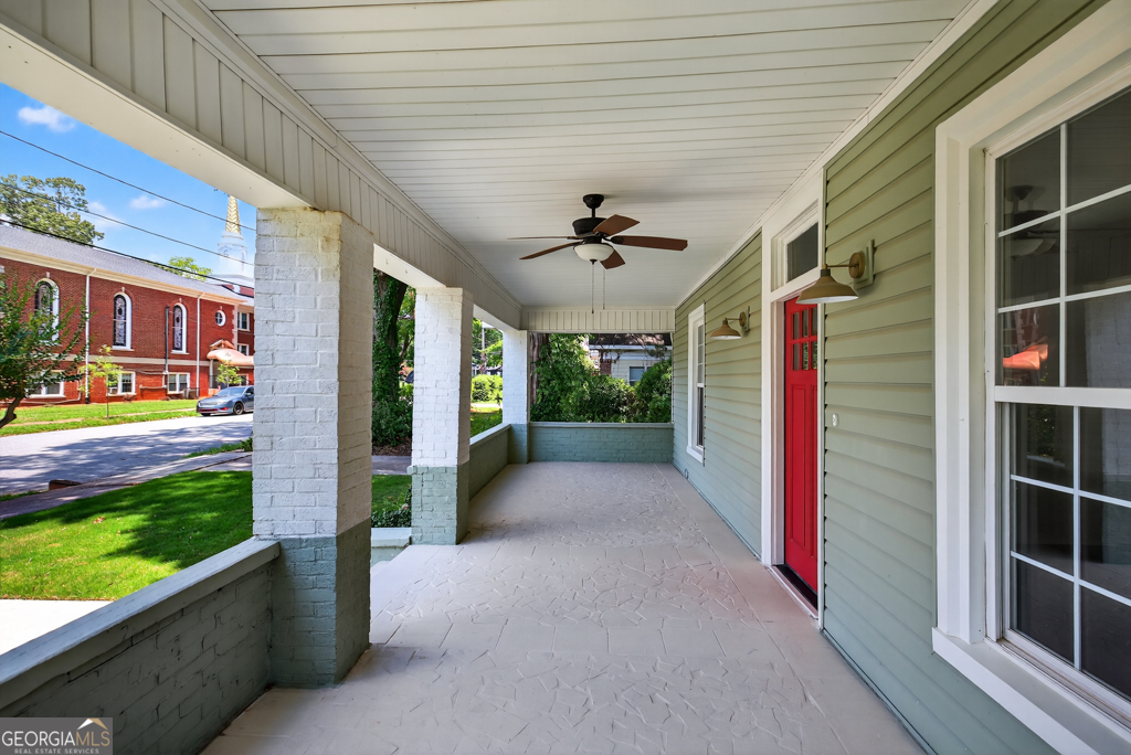 60 Douglas ST SE