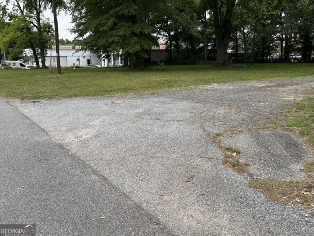 Photo of 127 E Washington Avenue, Fayetteville, GA 30214 (MLS # 10763932)