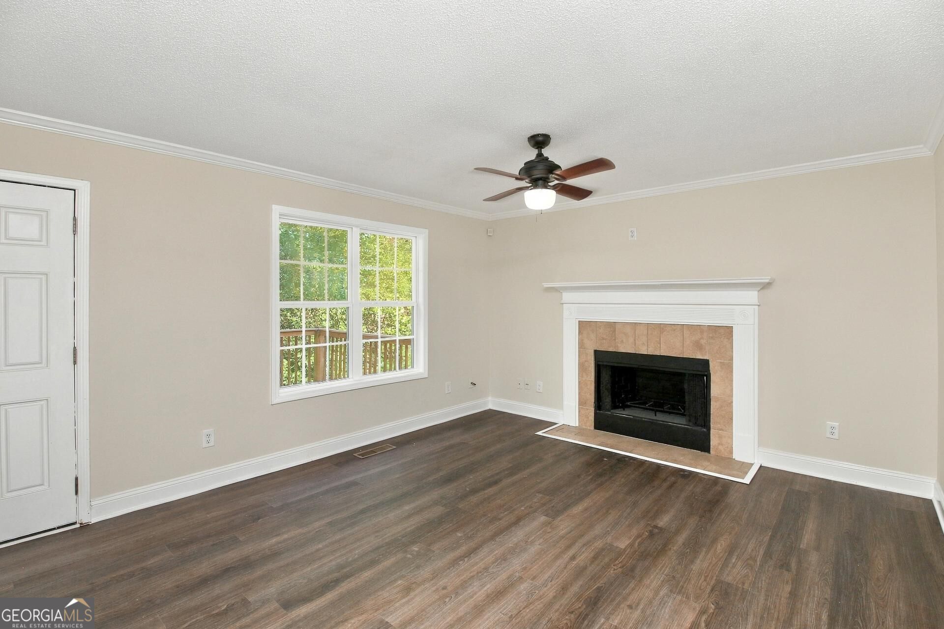 130 Stephanie LN