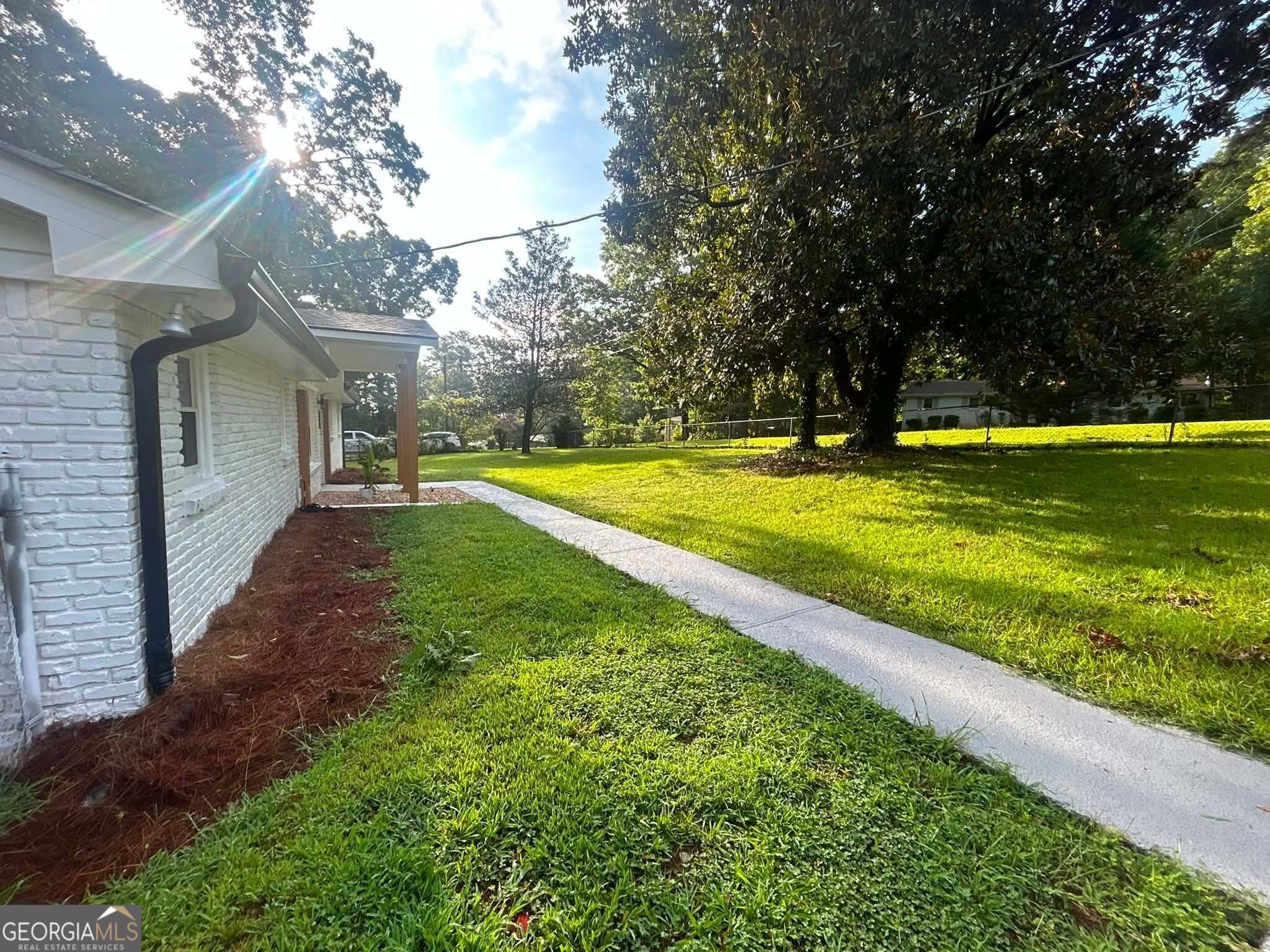 1018 Oakton DR SW