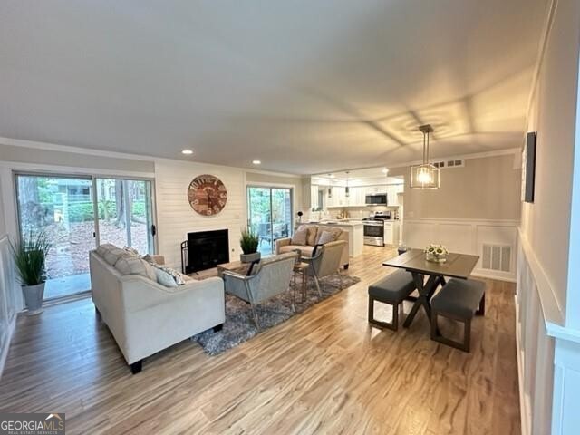 Smyrna, Georgia 30080, United States, 2 Bedrooms Bedrooms, ,2 BathroomsBathrooms,Residential,Active,94769