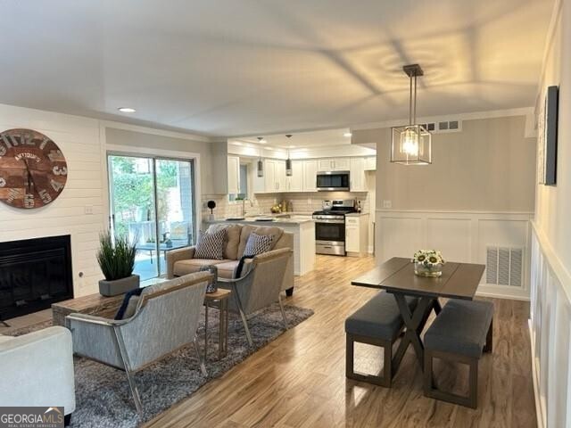 Smyrna, Georgia 30080, United States, 2 Bedrooms Bedrooms, ,2 BathroomsBathrooms,Residential,Active,94769