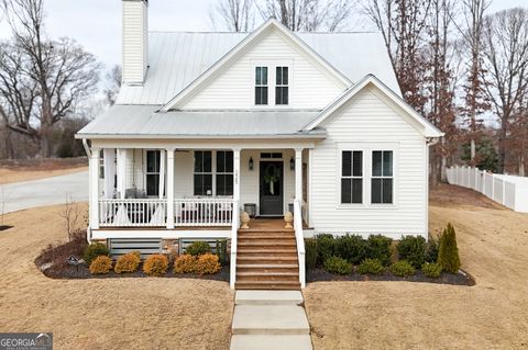 225 E Underwood ST Cleveland GA 30528