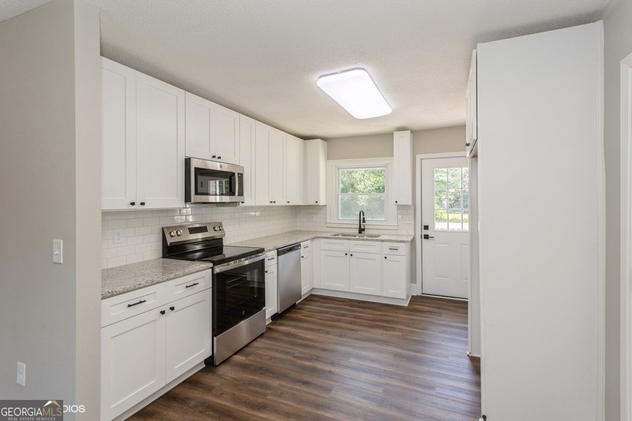 110 Oak Tree LN