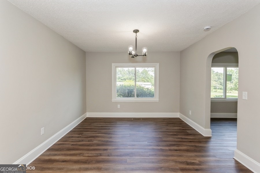 110 Oak Tree LN