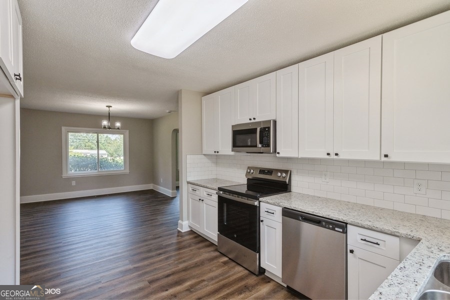 110 Oak Tree LN