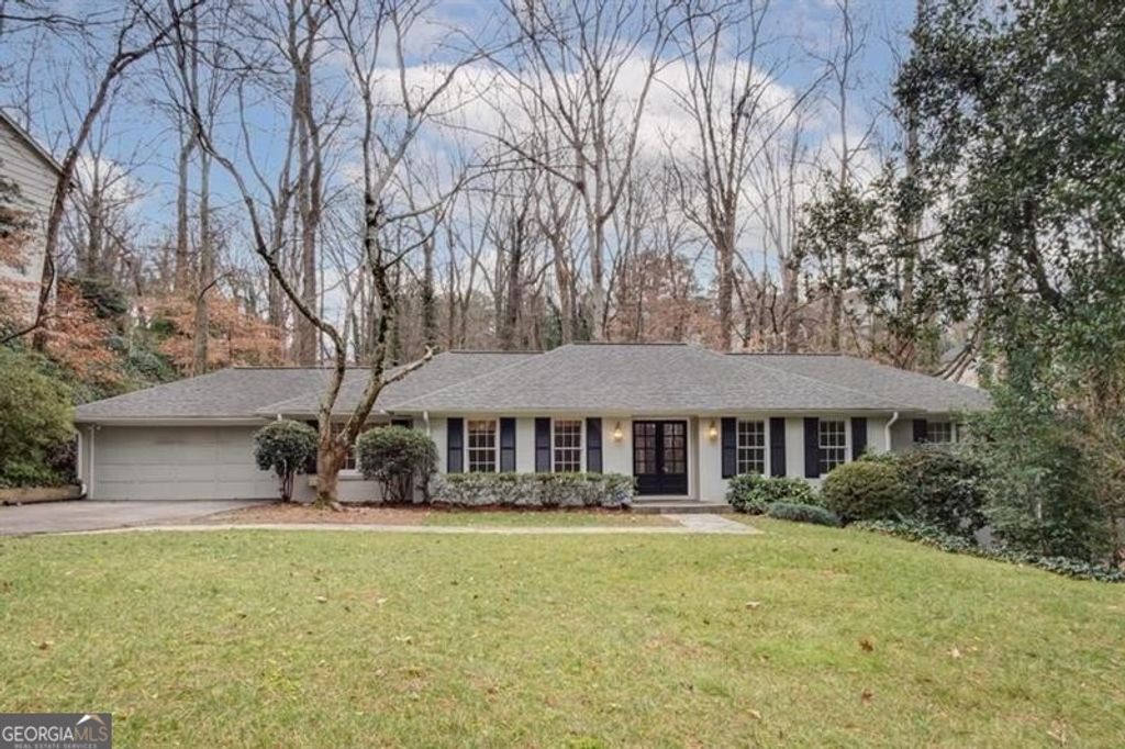 Photo of 4601 Club Circle NE, Atlanta, GA 30319 (MLS # 10789661)