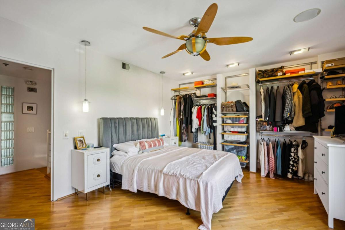 587 Virginia AVE NE 1009