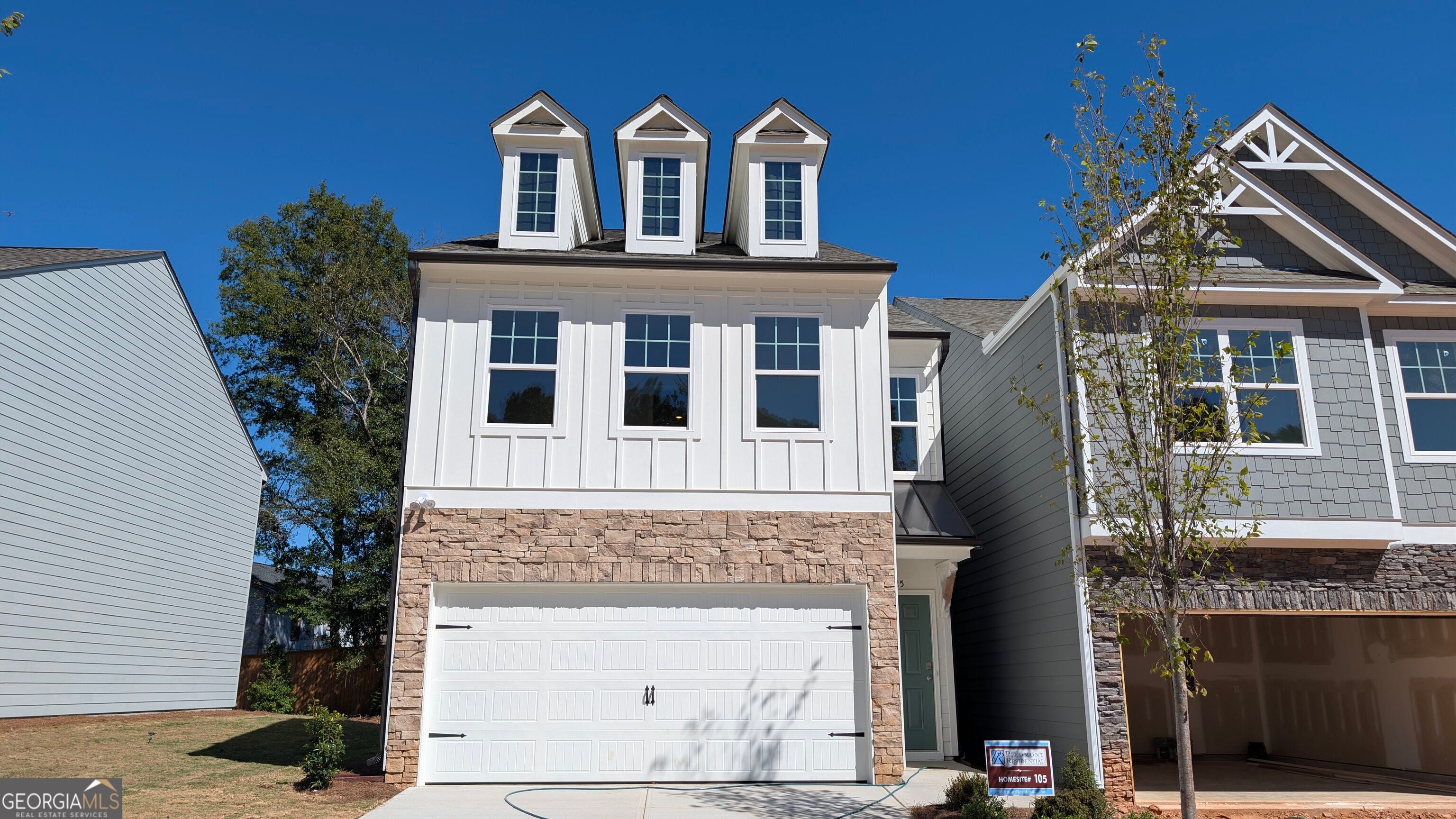 525 Hayes LN