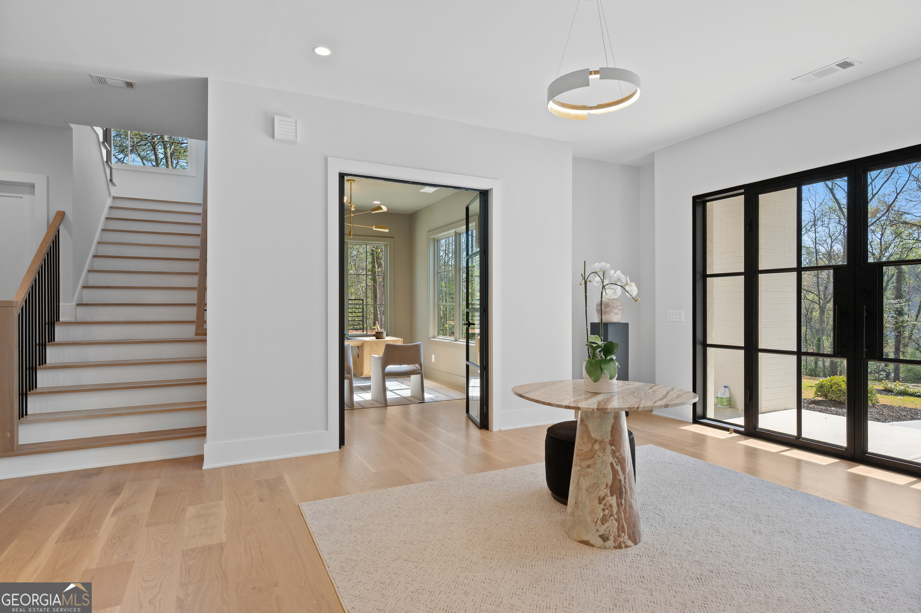 372 Chattahoochee ST