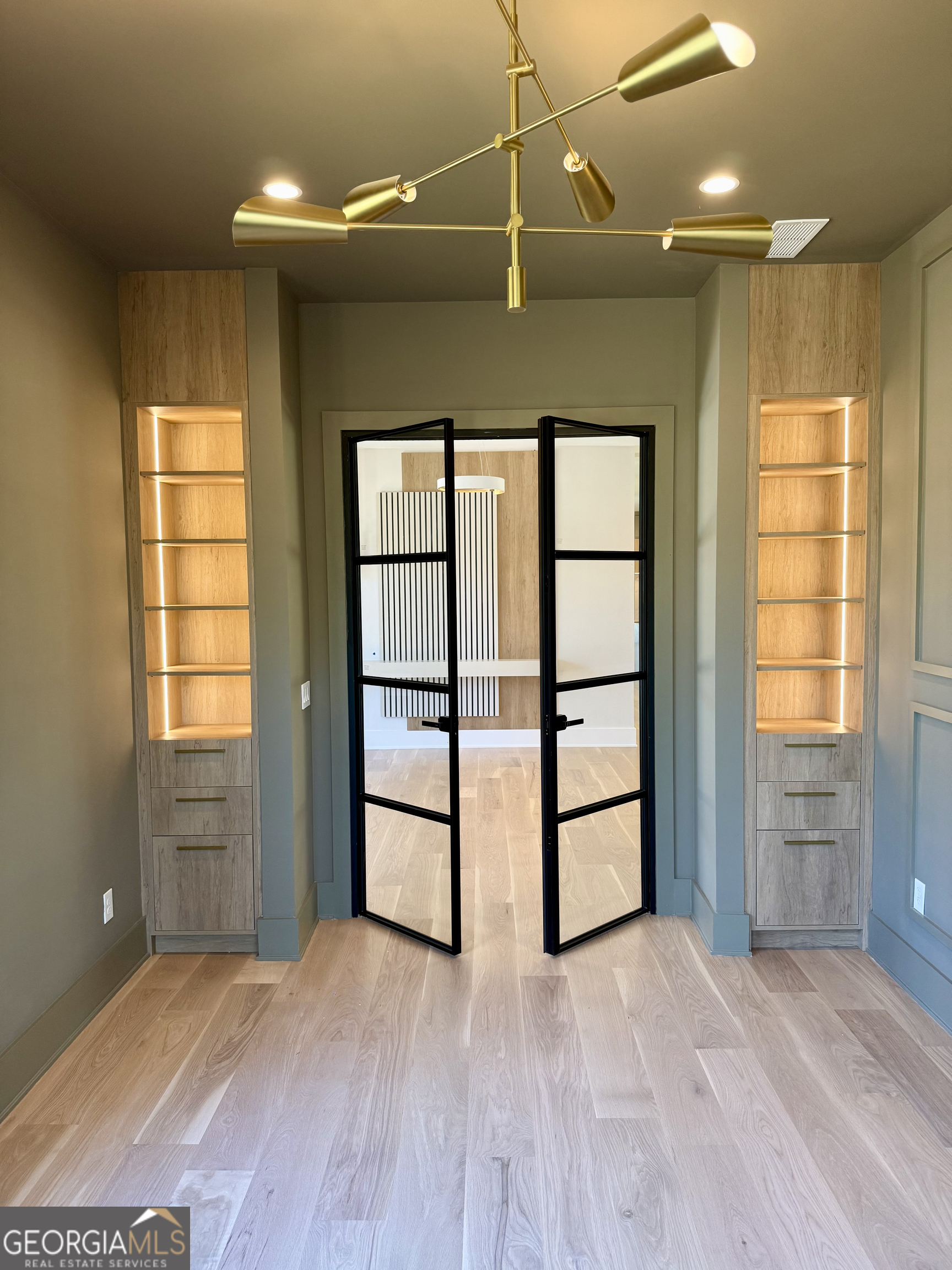 372 Chattahoochee ST