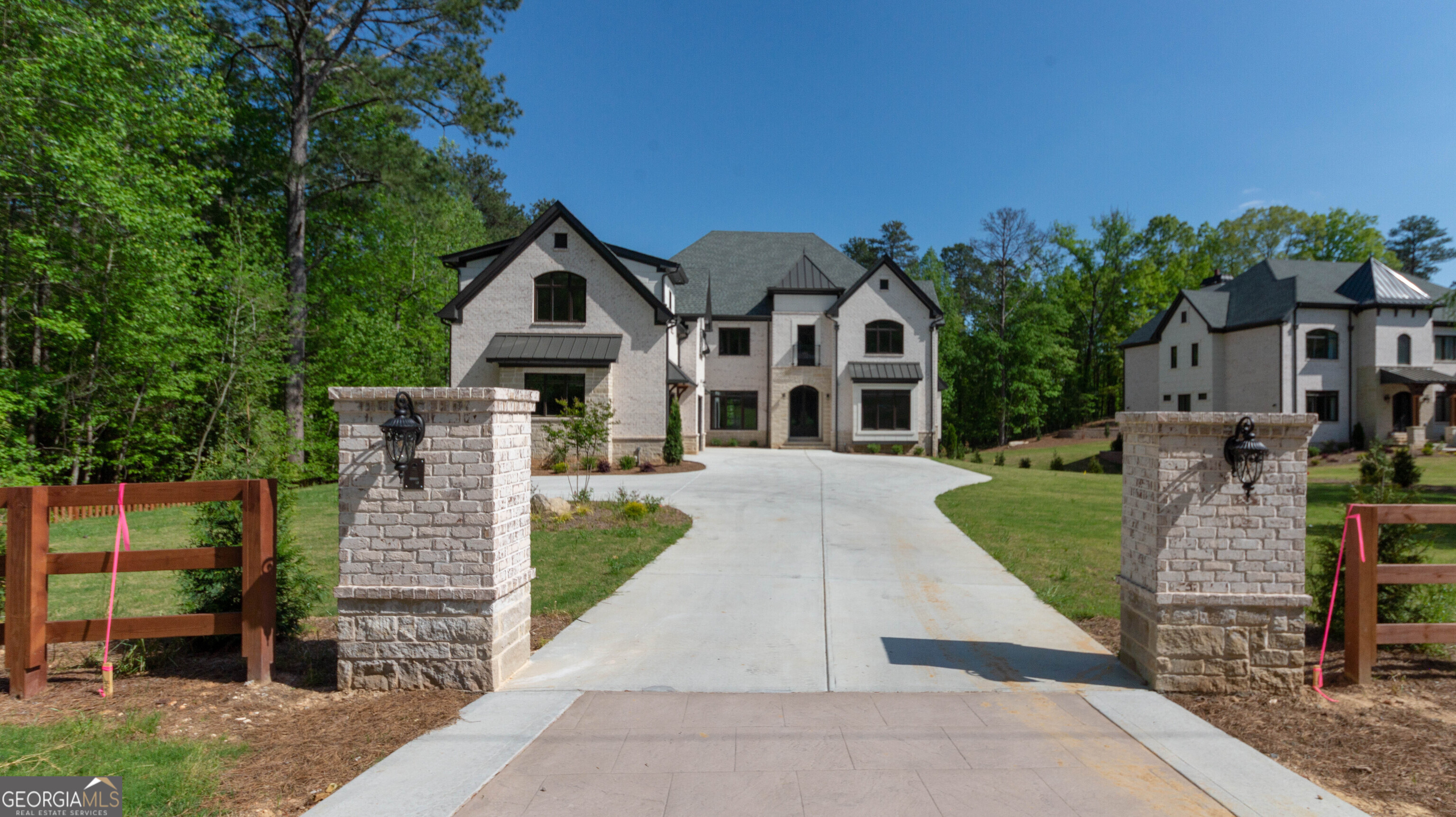 10765 Shallowford RD