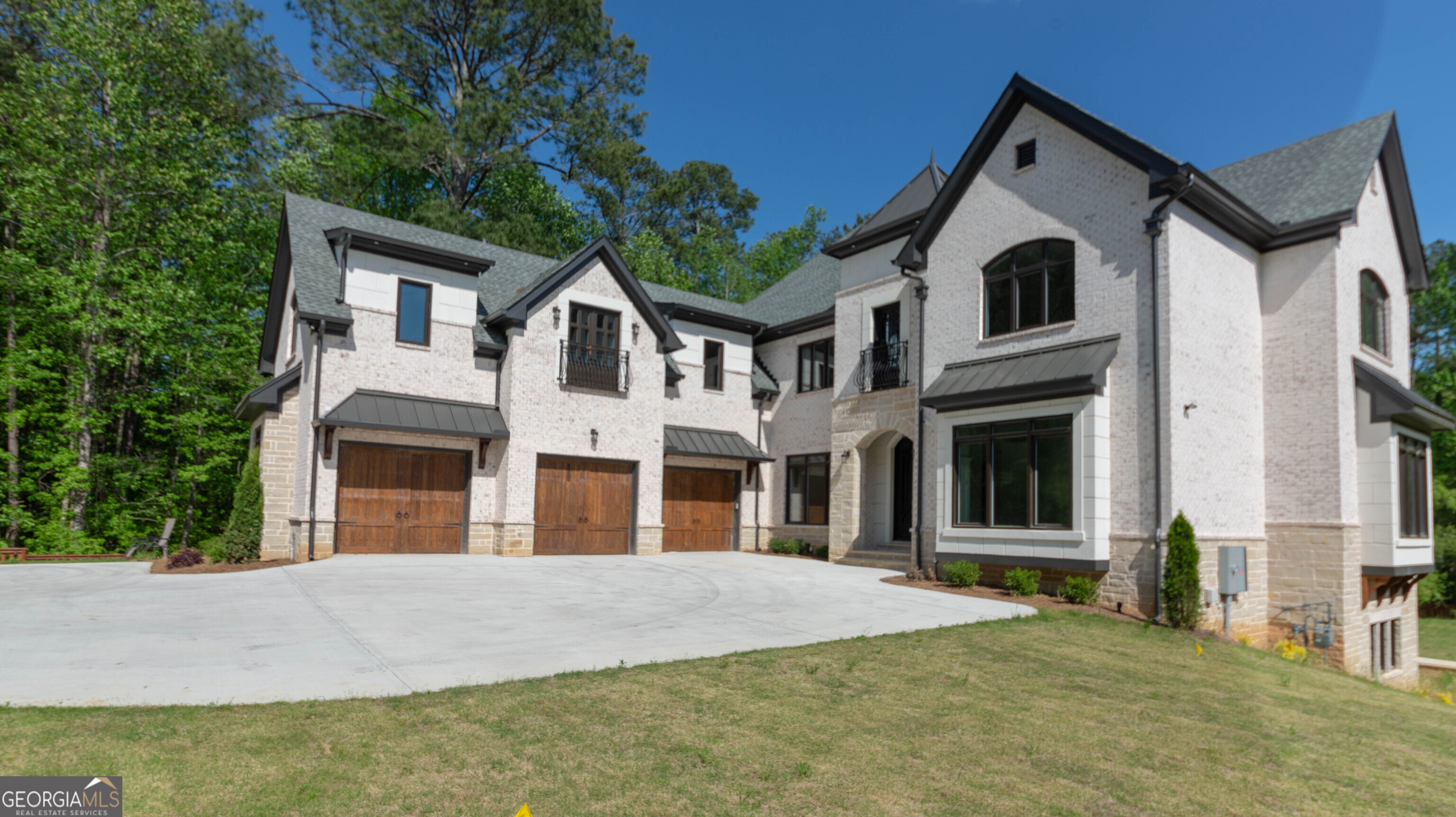10765 Shallowford RD