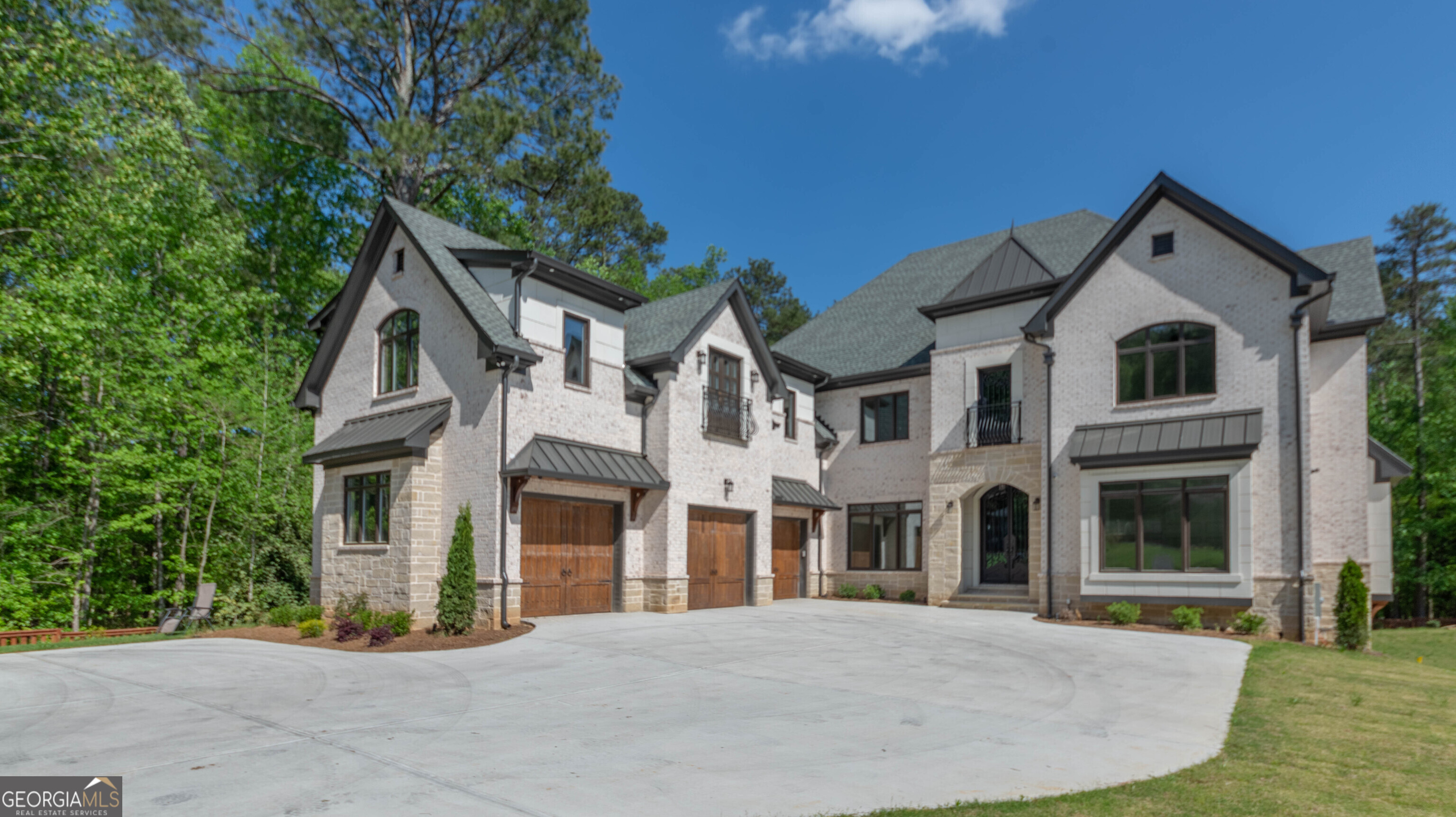 10765 Shallowford RD