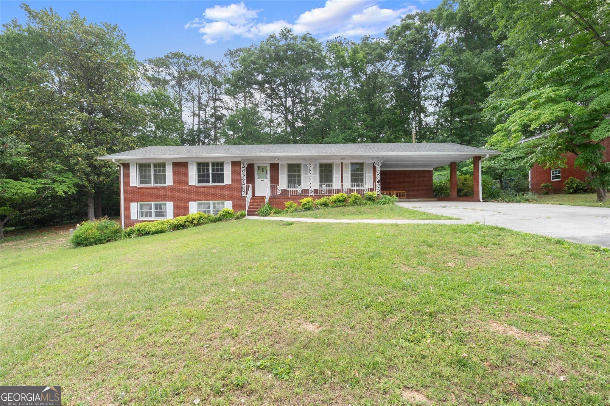 215 Gilbert Rd