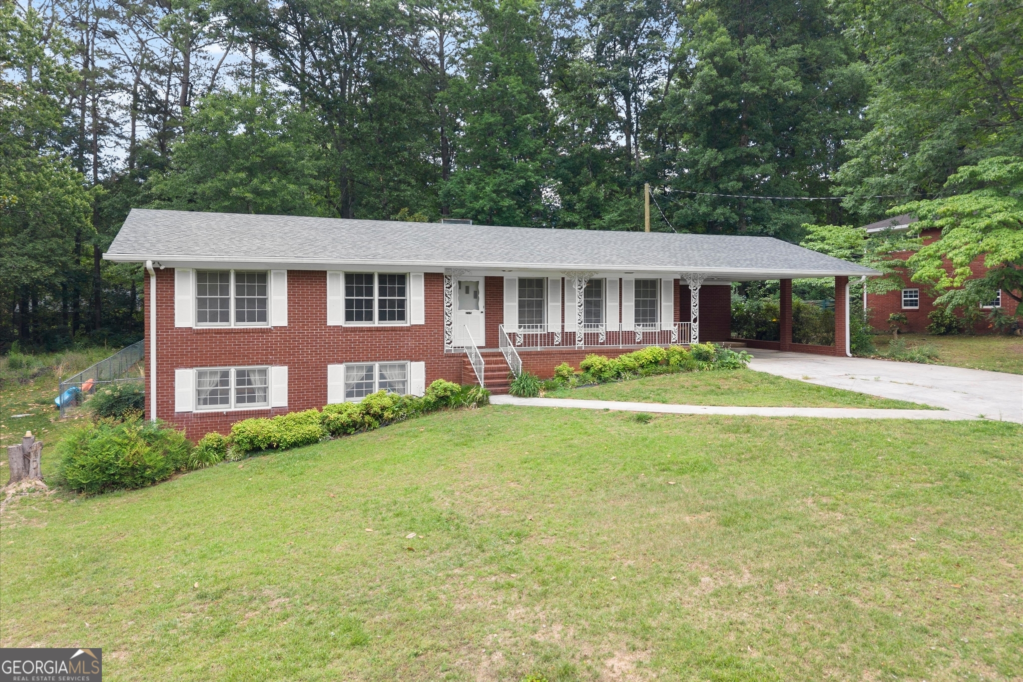 215 Gilbert Rd
