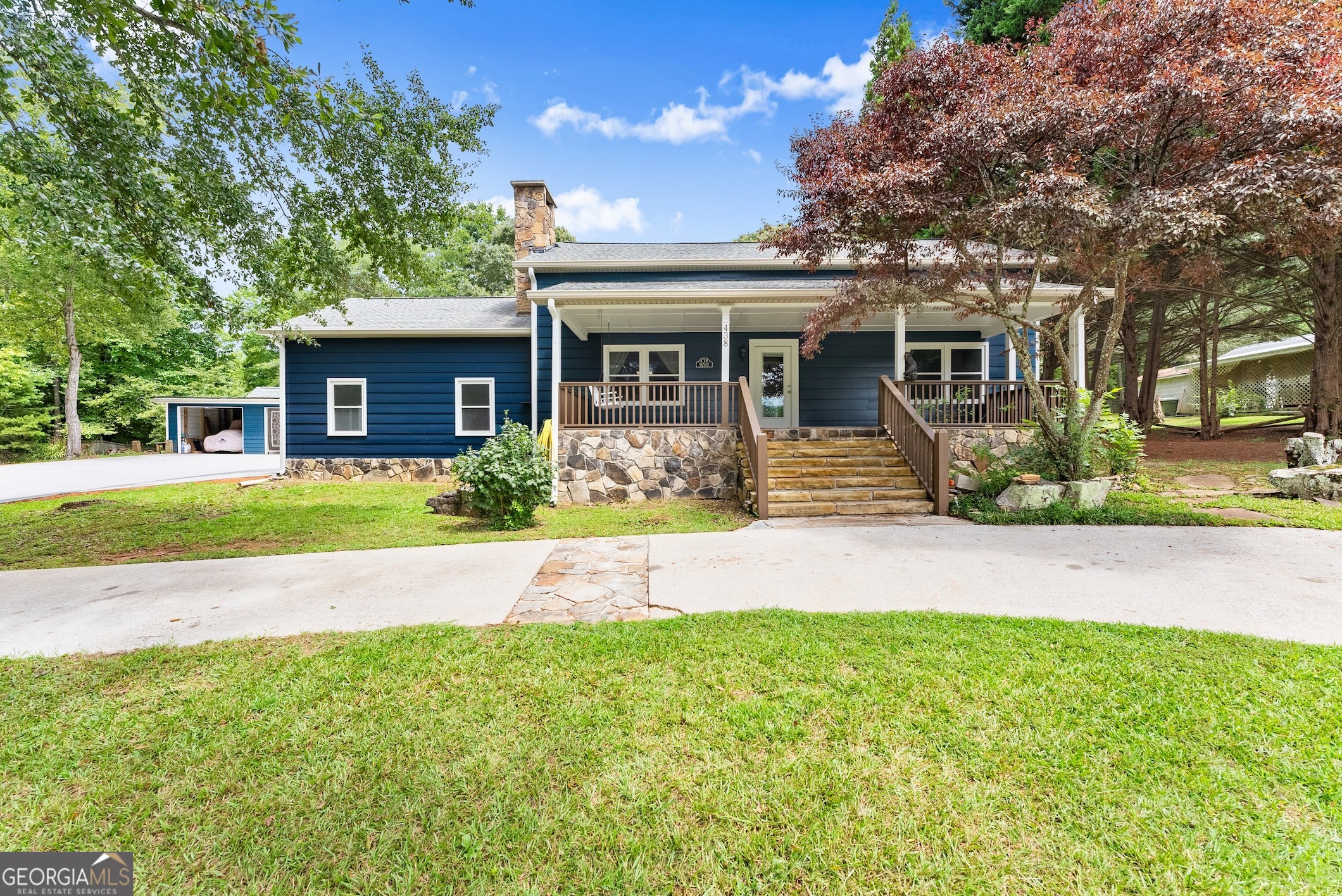 438 Dixon DR