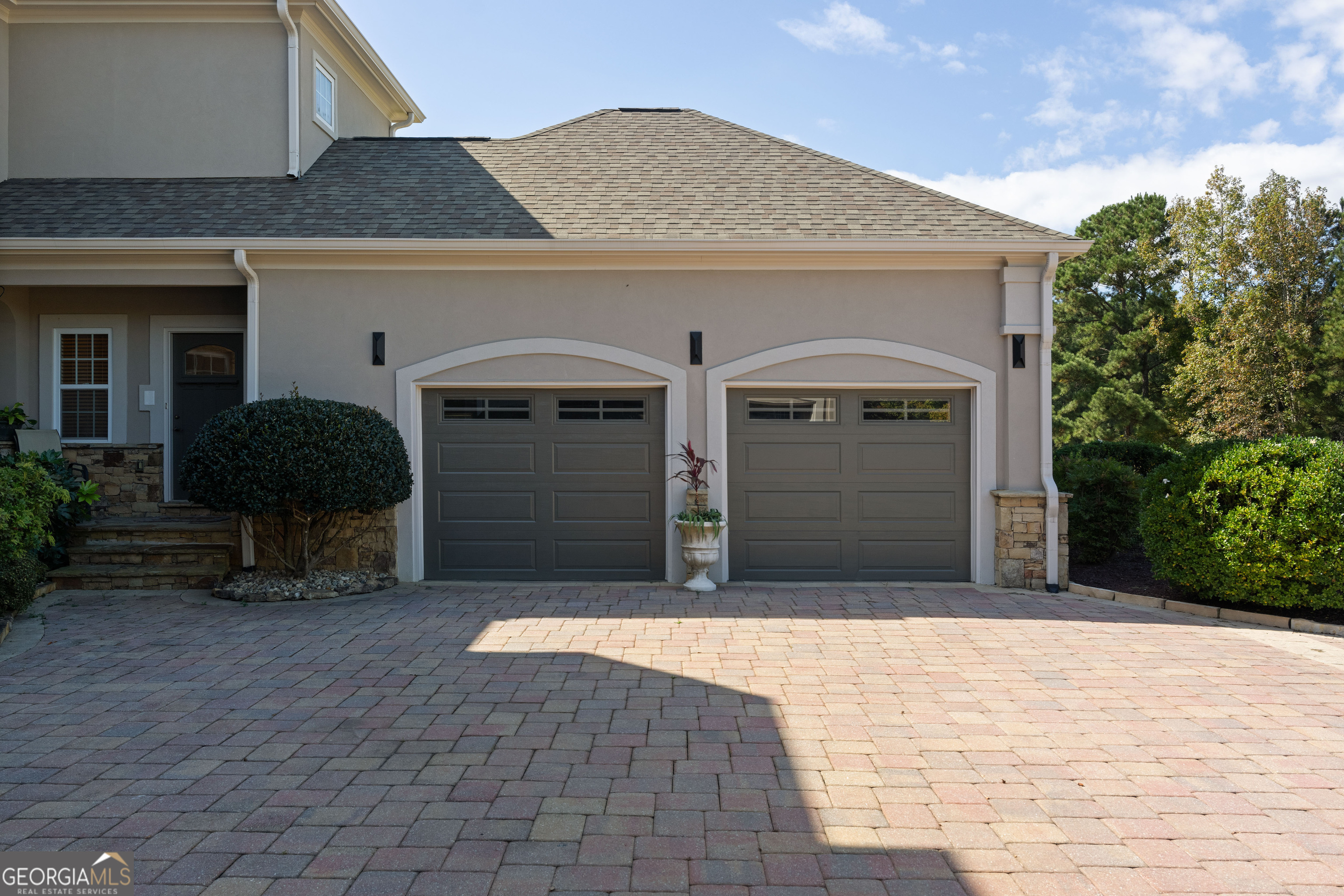 525 Waters WAY