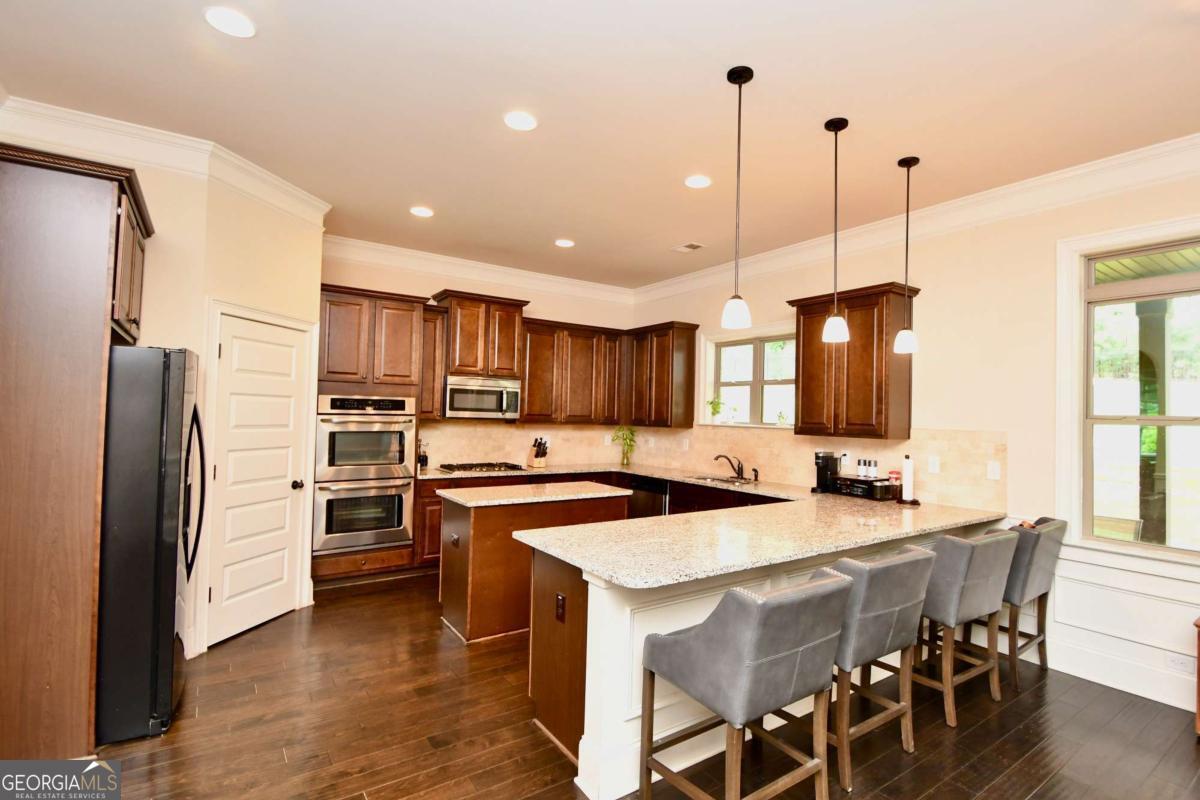 1140 Riverhill DR