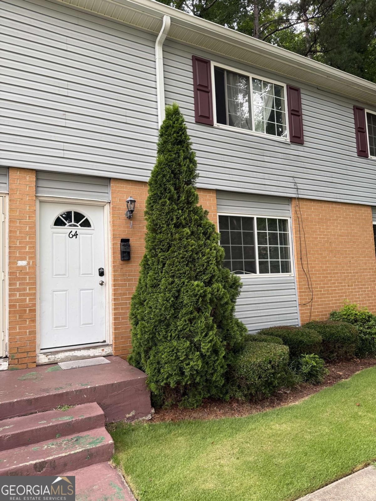Experience Comfortable and affordable Living in Wildwood Park Towne Houses! Step into this beautifully maintained 3-bedroom, 2-bathroom townhome nestled in the heart of the welcoming Wildwood Park Towne Houses cooperative community. Enjoy the warmth of a true **family-friendly atmosphere**, where neighbors know your name and pride of ownership shines through. This spacious unit features a **fully finished basement**-perfect for a home office, entertainment space, or guest suite. With generous natural light, ample storage, and a functional layout, this home offers comfort and versatility for everyday living. Don't miss the opportunity to be part of a vibrant community with easy access to shops, parks, and public transportation. Your next chapter begins here!