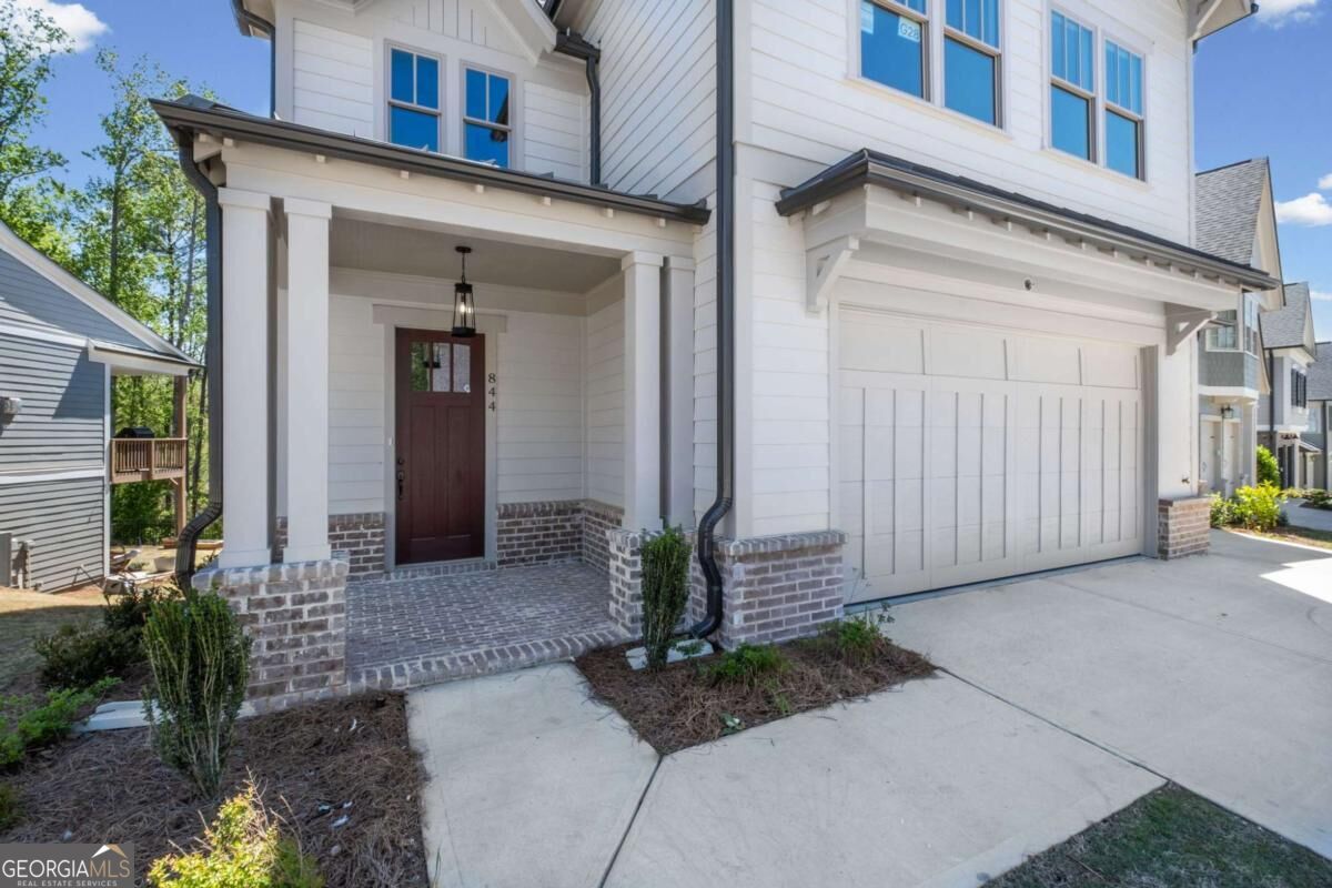 844 Lakemont DR