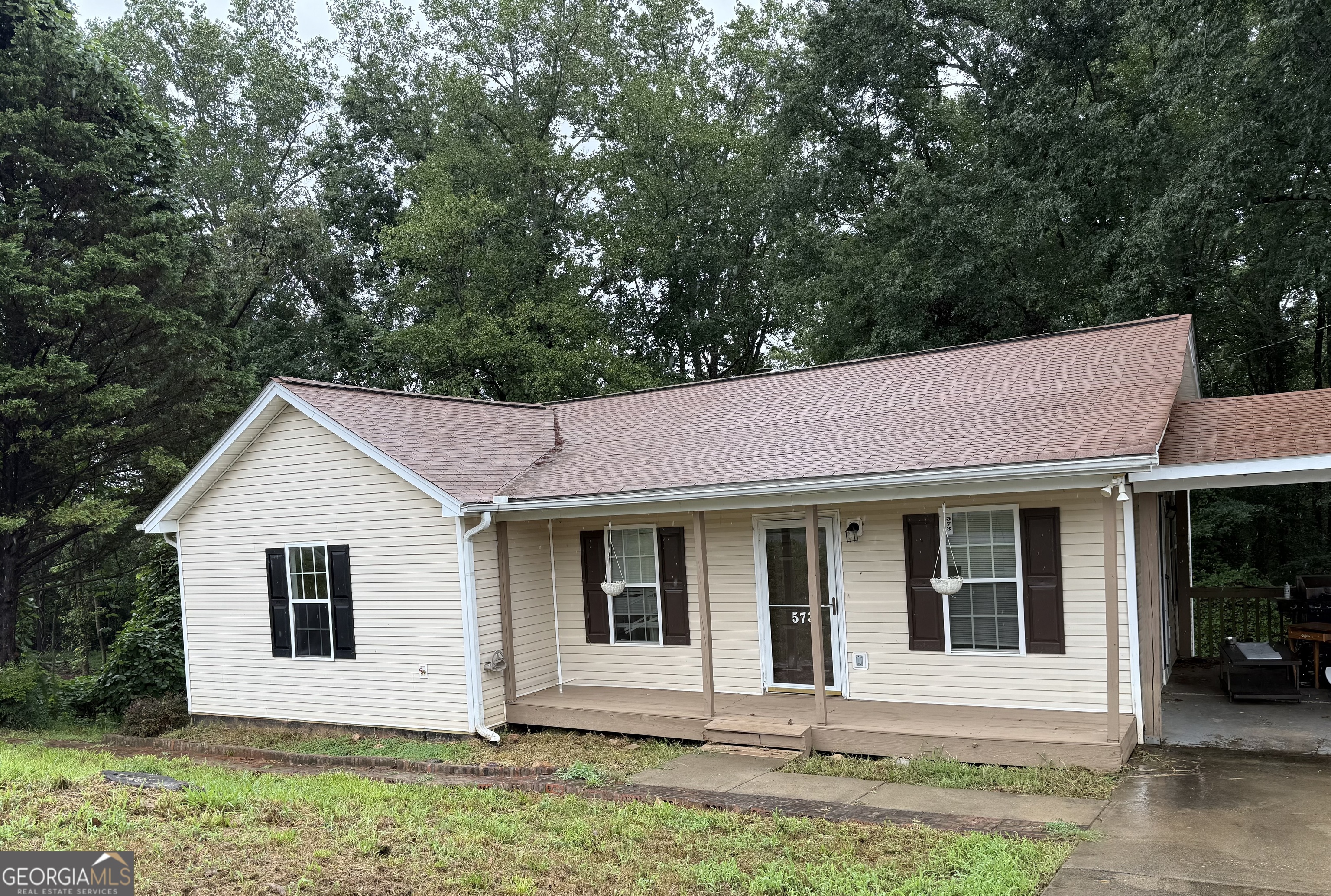 Rare find in the Jefferson City Schools district! This 3-bedroom, 2-bath home is just under a mile from downtown Jefferson. Features a full, unfinished basement perfect for storage, a carport off the kitchen, and ample parking. Situated on a lot at the end of a quiet street.