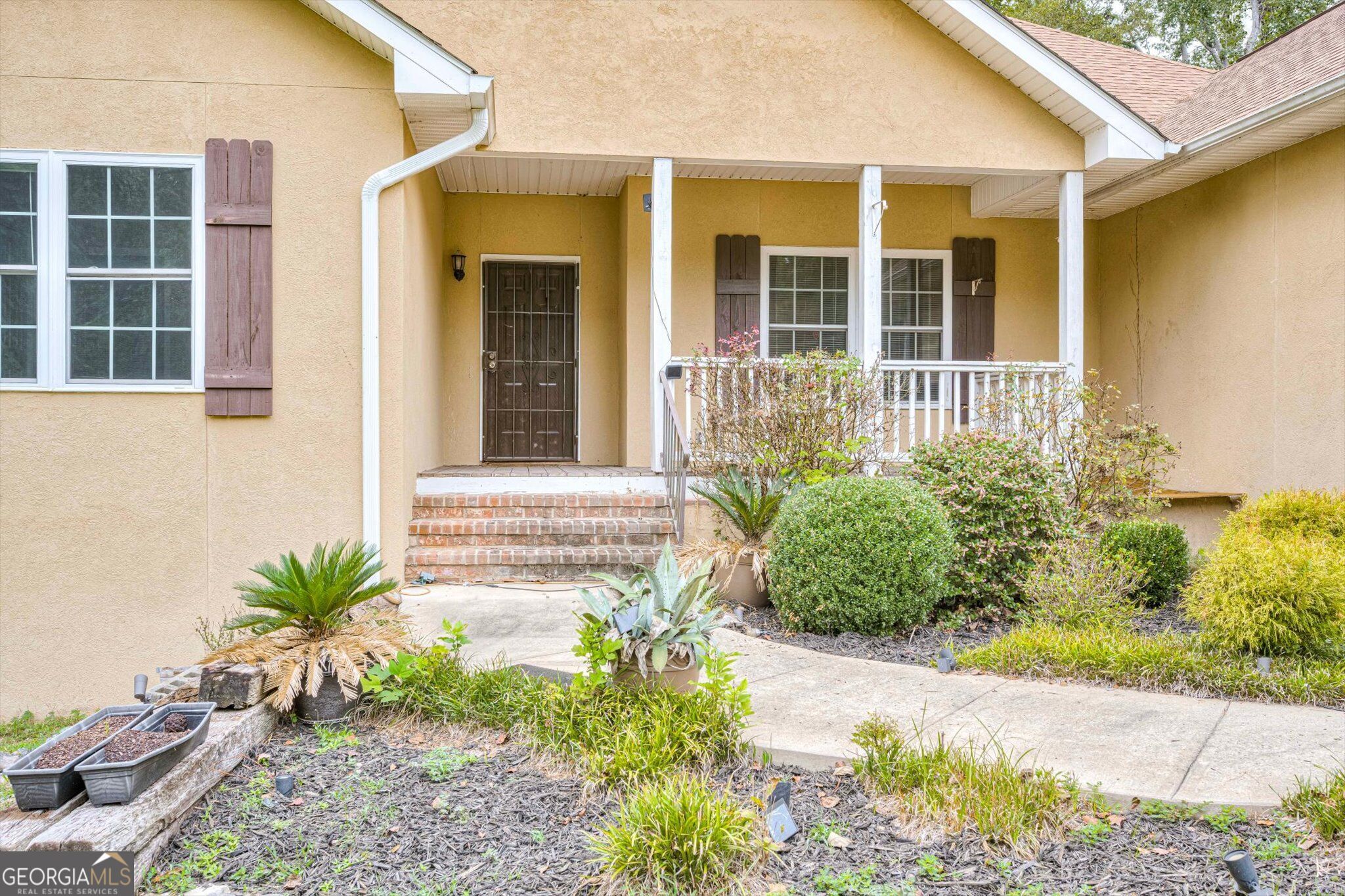 1390 Waterston DR
