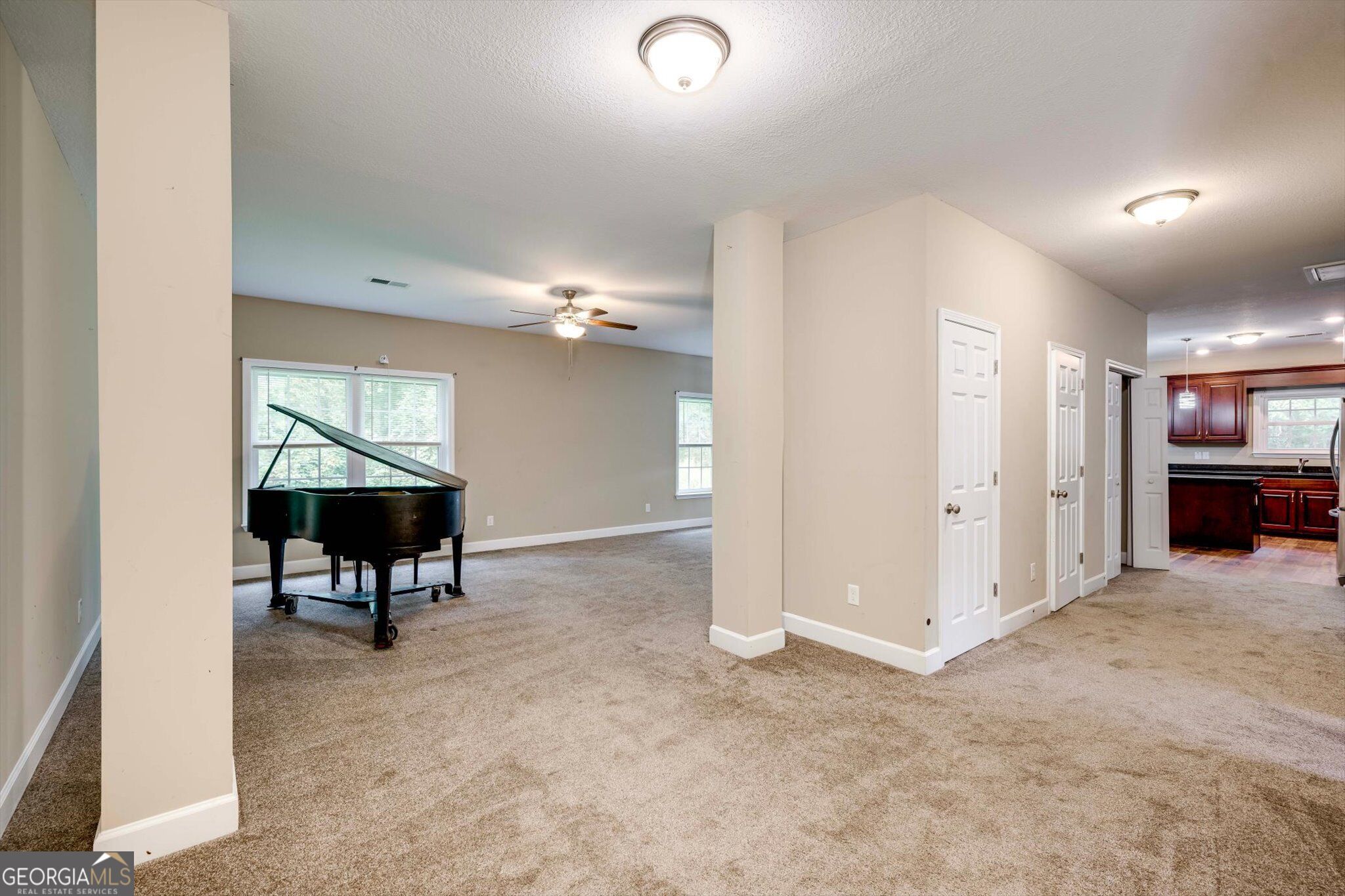 1390 Waterston DR