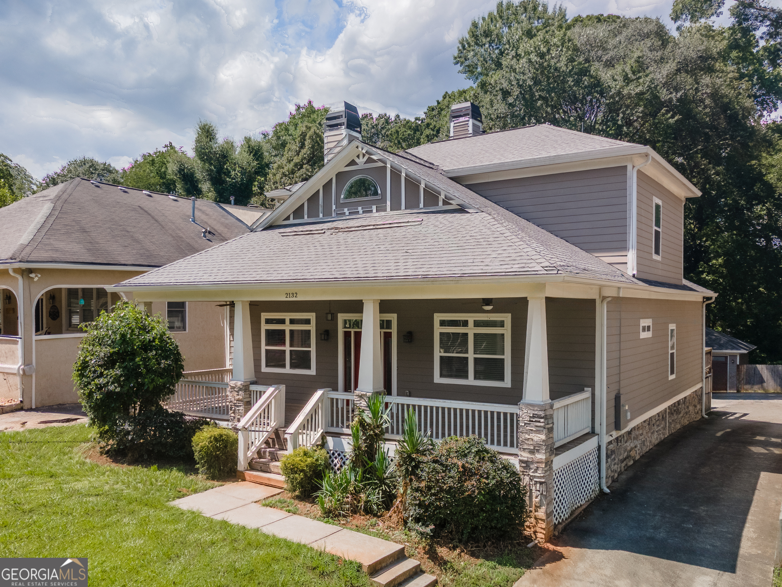 2132 Memorial DR SE
