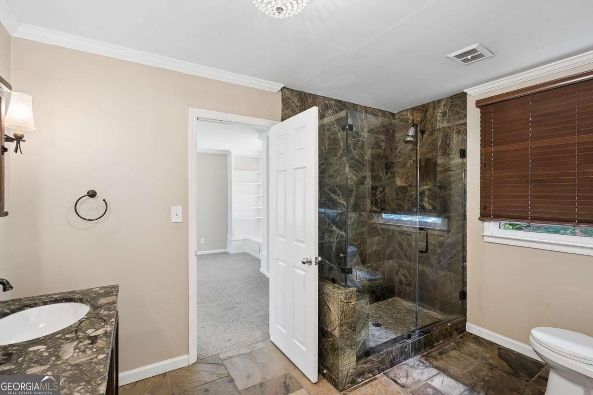1055 Lee CIR NE