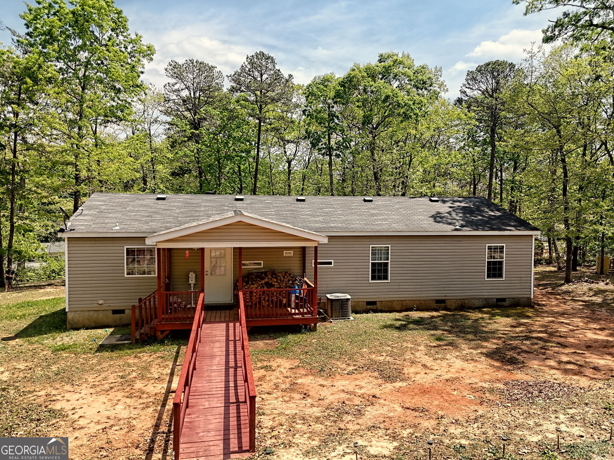 Tiger, Georgia 30576, United States, 4 Bedrooms Bedrooms, ,2 BathroomsBathrooms,Residential,Pending,113734