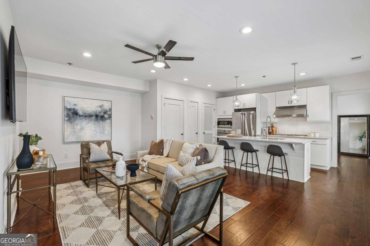 301 Canton WAY