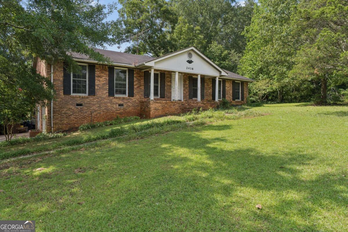 2438 S Hairston RD