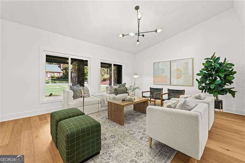 675 Weatherly LN