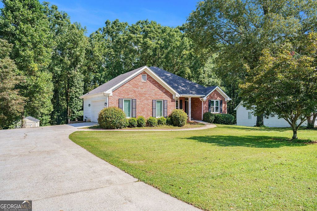 Photo of 1020 Thornwood Circle, Covington, GA 30016 (MLS # 10731237)