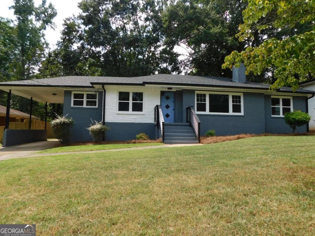 Photo of 195 W Lake Drive NW, Atlanta, GA 30314 (MLS # 10840773)