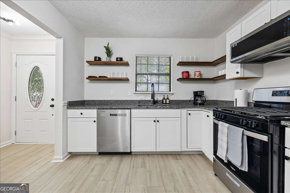 1058 Falling Water DR SE