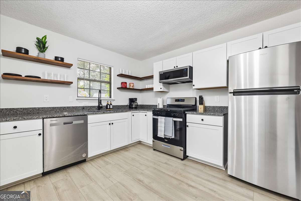 1058 Falling Water DR SE