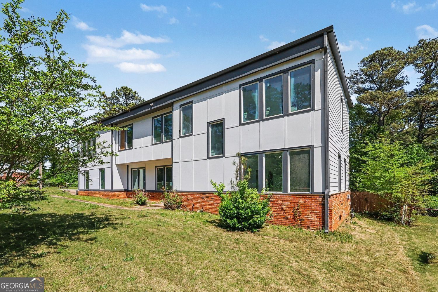 2688 Columbia DR