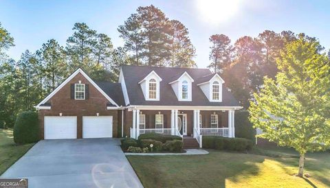 Photo of 304 Tanglewood Trail, Carrollton, GA 30116 (MLS # 10628210)