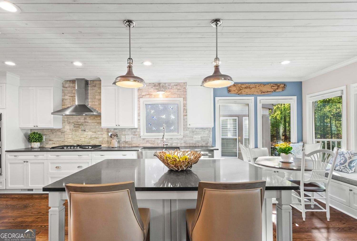 Alpharetta, Georgia 30005, United States, 4 Bedrooms Bedrooms, ,4 BathroomsBathrooms,Residential,Pending,107757