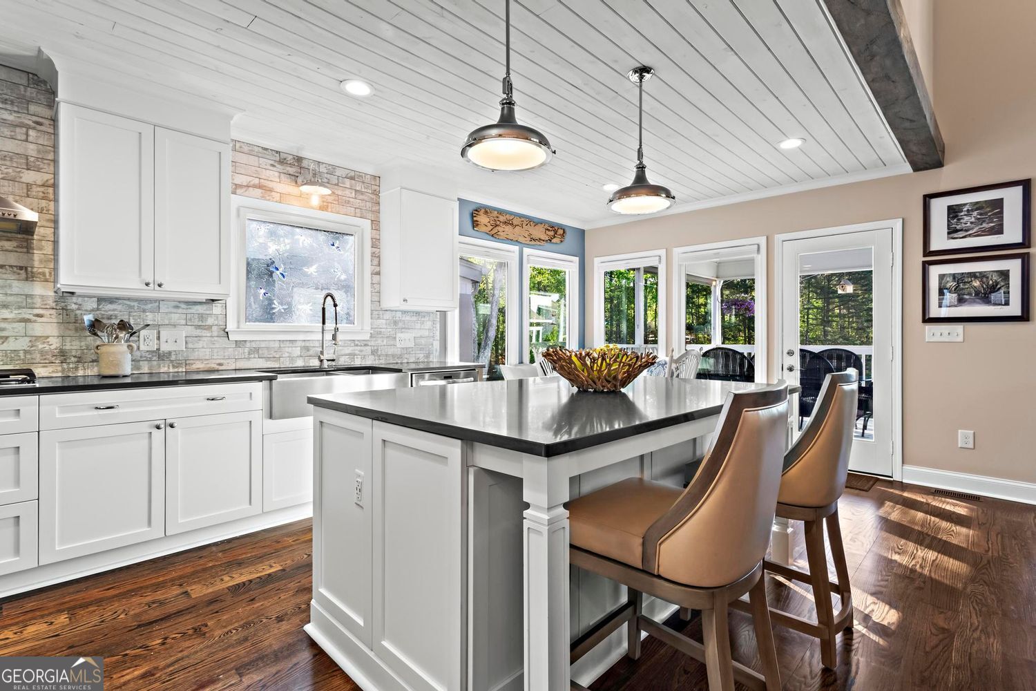 Alpharetta, Georgia 30005, United States, 4 Bedrooms Bedrooms, ,4 BathroomsBathrooms,Residential,Pending,107757