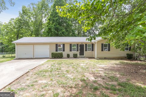 Photo of 5819 S Quail Drive, Douglasville, GA 30135 (MLS # 10676233)