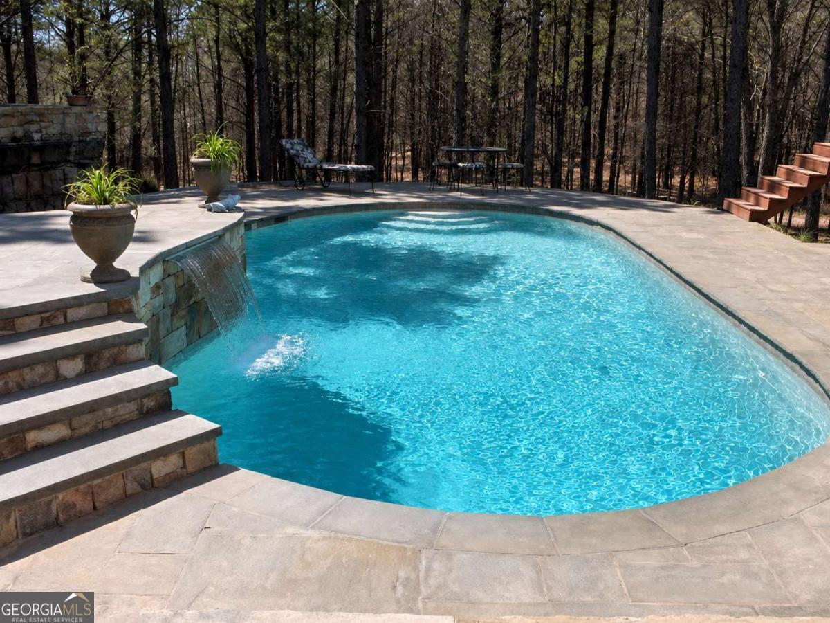 1400 Fieldcrest CT