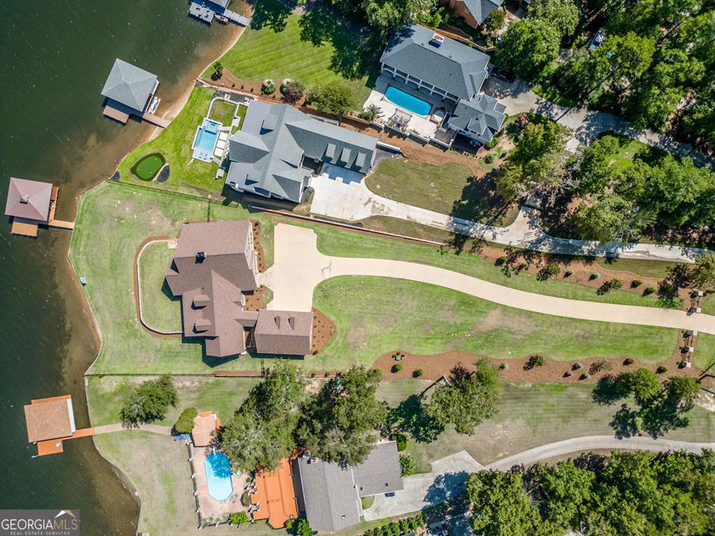 205 Lakecrest DR NE
