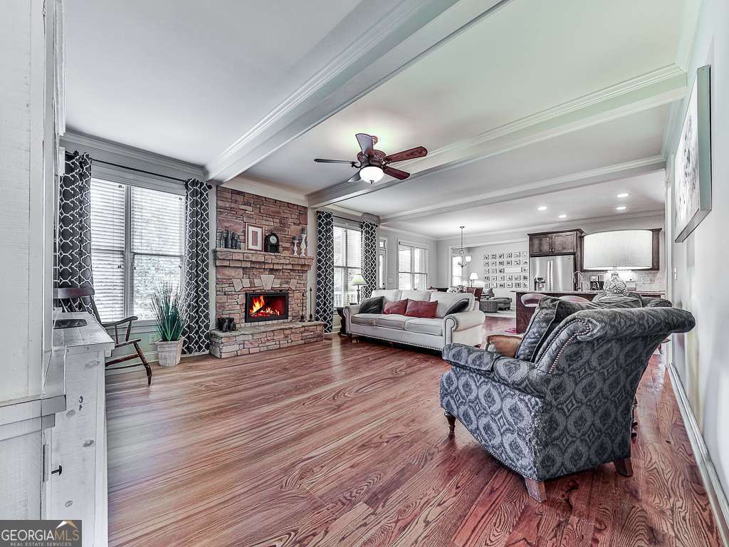 601 Walker CT
