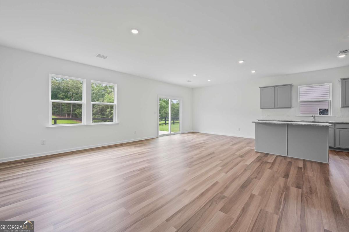 3111 Whitman WAY