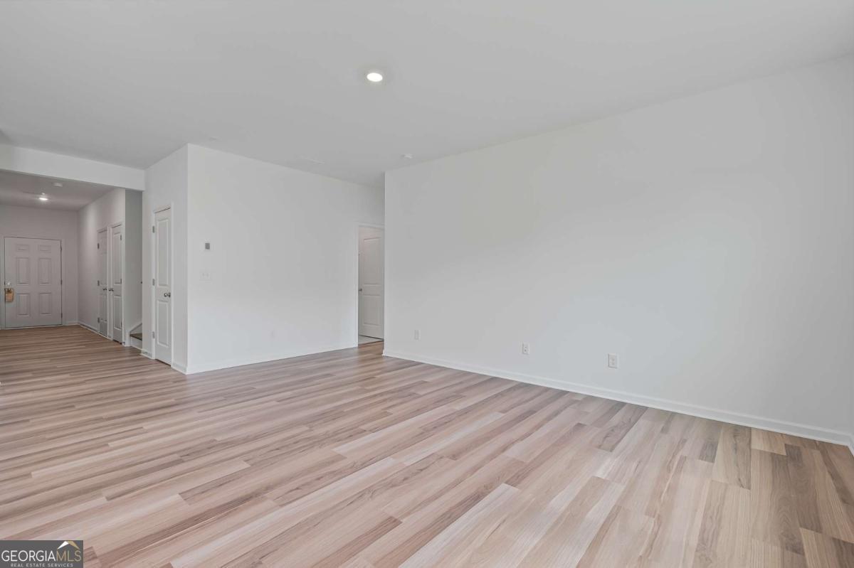 3111 Whitman WAY